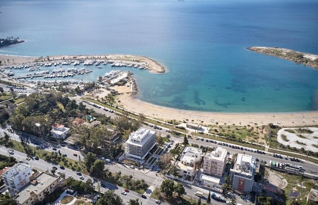 Отель Cama Luxury Suites Glyfada 3*