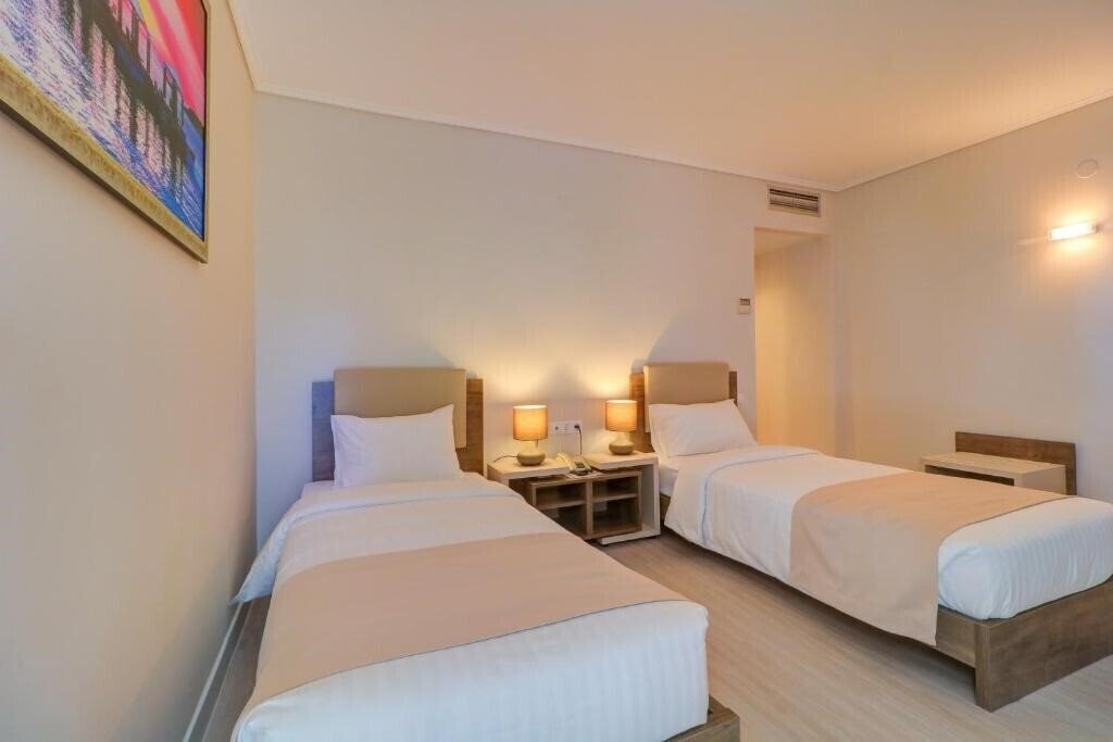 Фото Palace Hotel Glyfada 4*