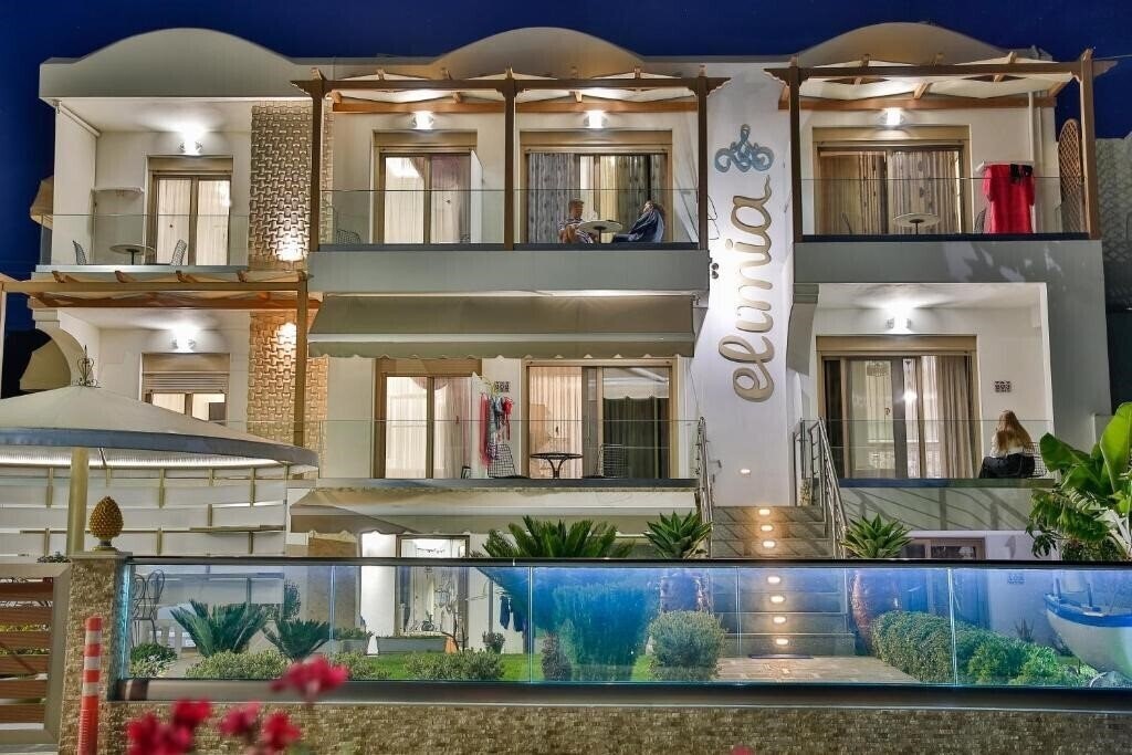 Отель Elimia Suites & Studios 5*