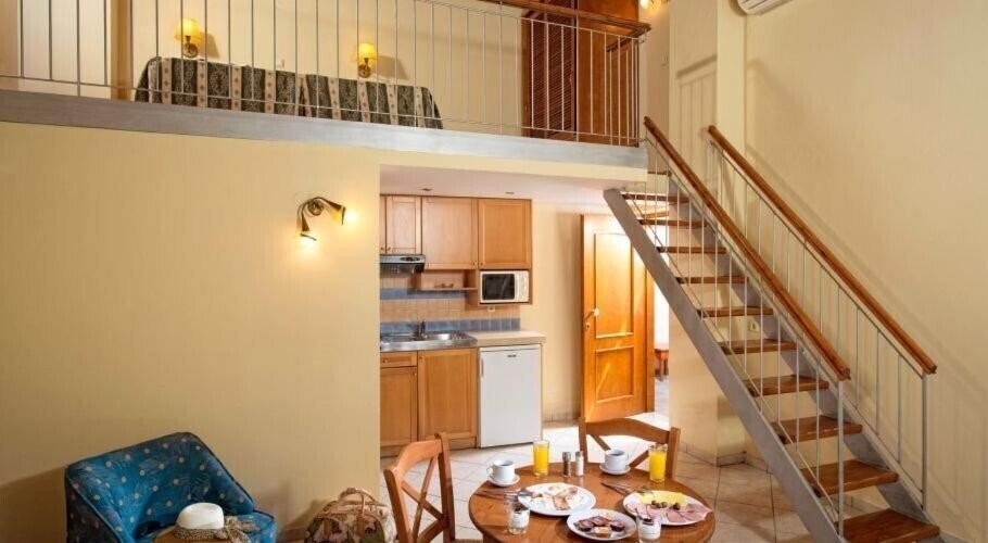 Фотографія Eleni Beach Hotel 3*