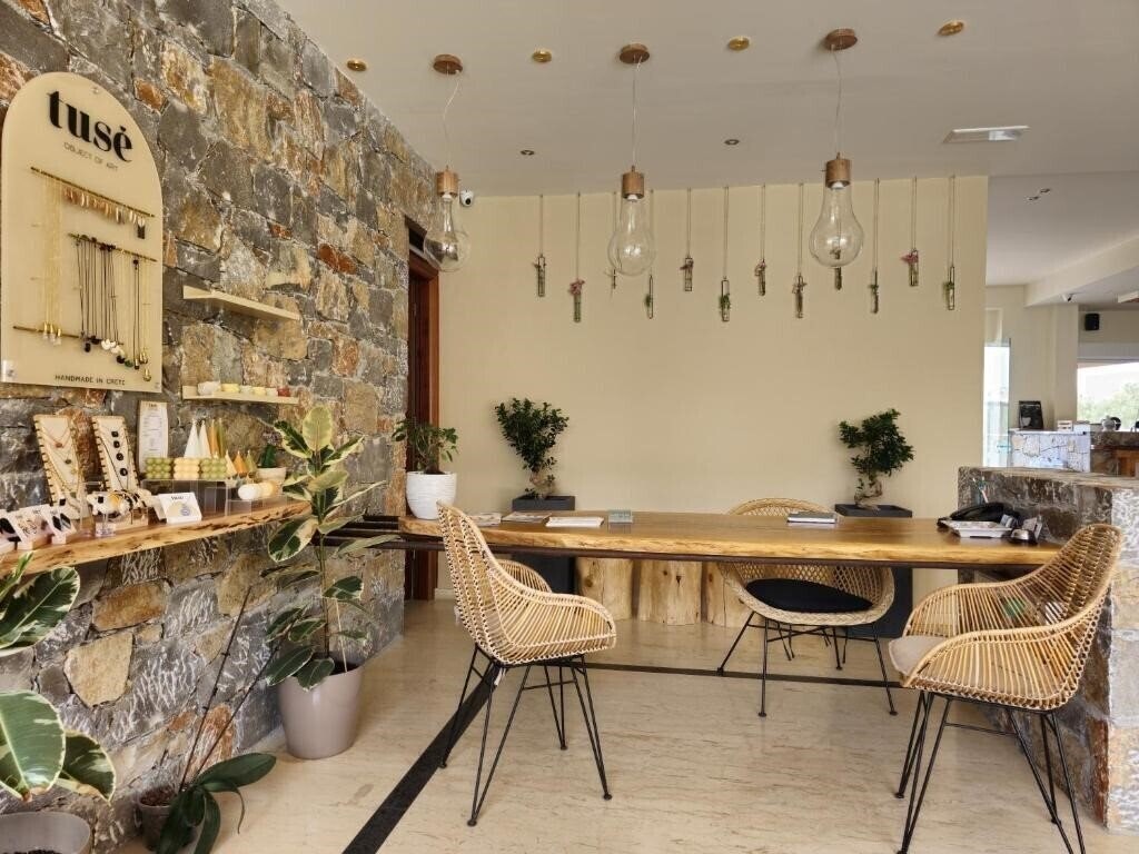 Фото Dias Luxury Studios & Apartments 4*