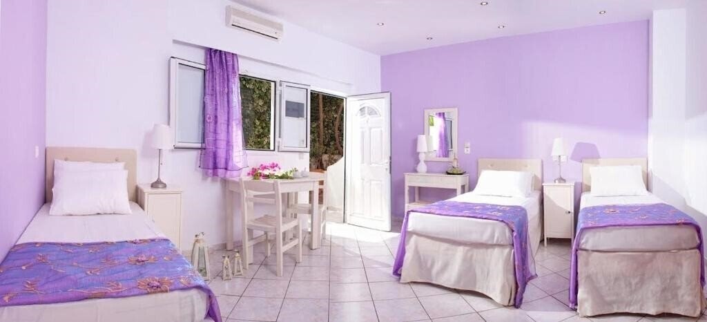 Готель Primavera Beach Hotel Studios & Apartments 3*