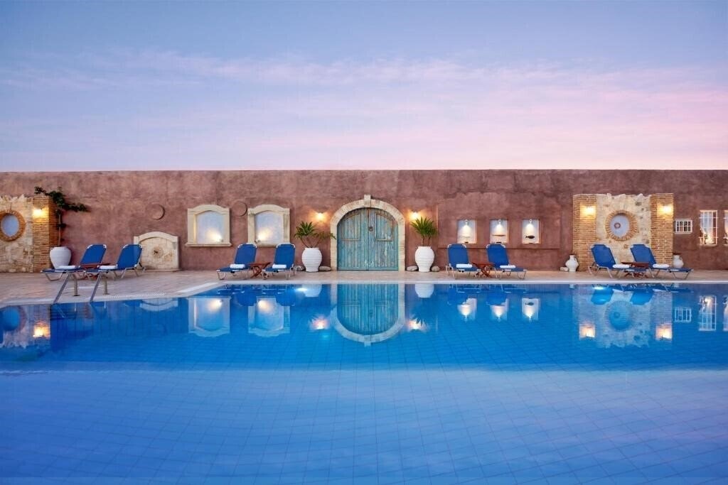 Отель Golden Bay Aparthotel 3*