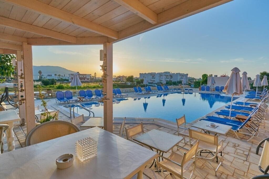 Фотография Golden Bay Aparthotel 3*