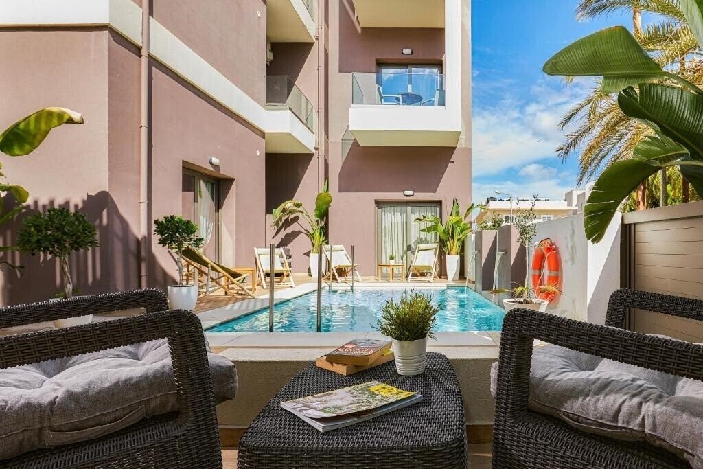 Готель Dionysos 3*