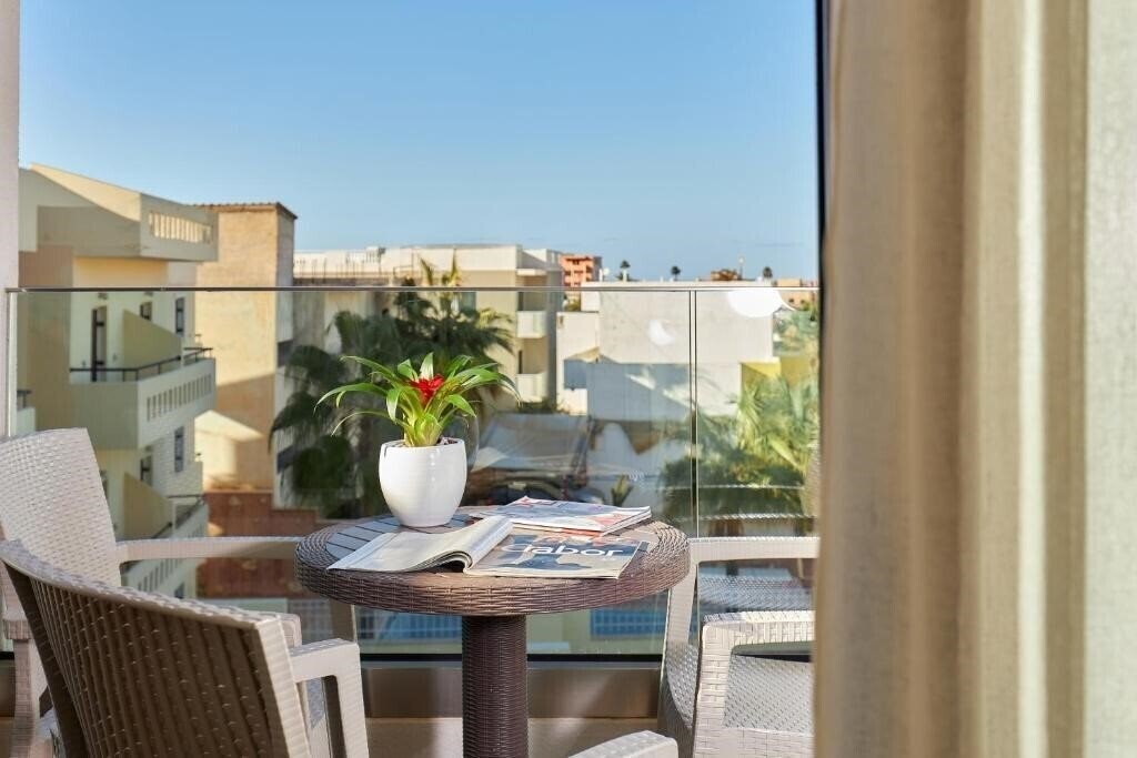 Зображення Dionysos 3*