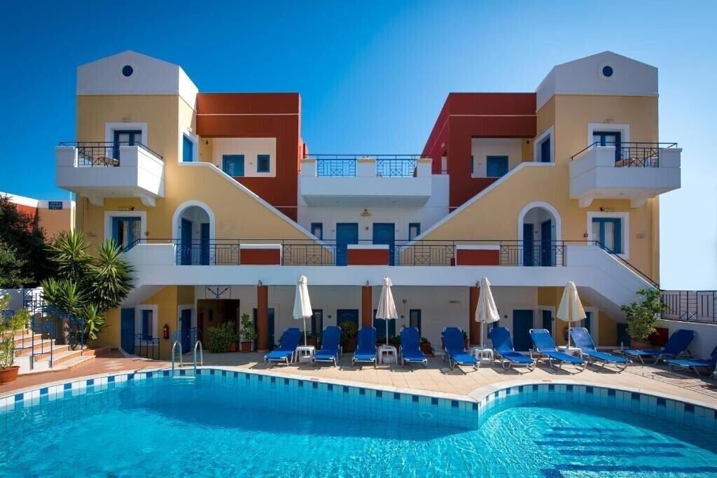 Готель Astra Village Apartments & Suites 3*