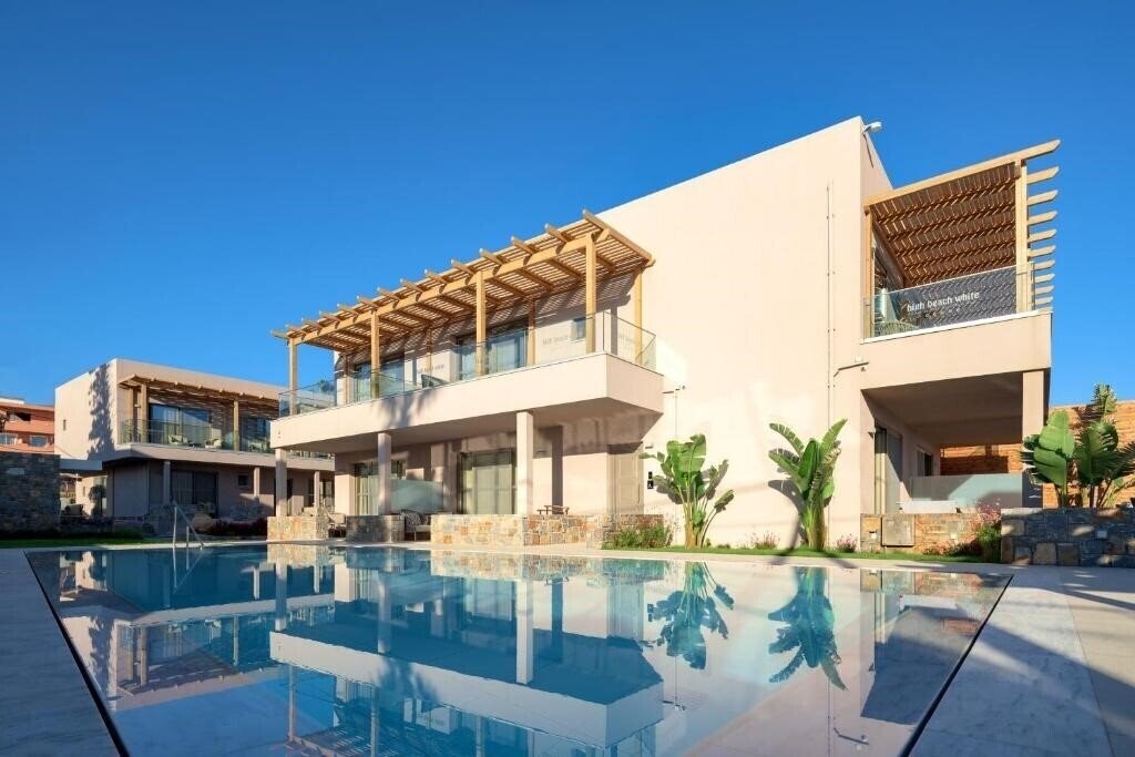 Фотографія High Beach White 5*