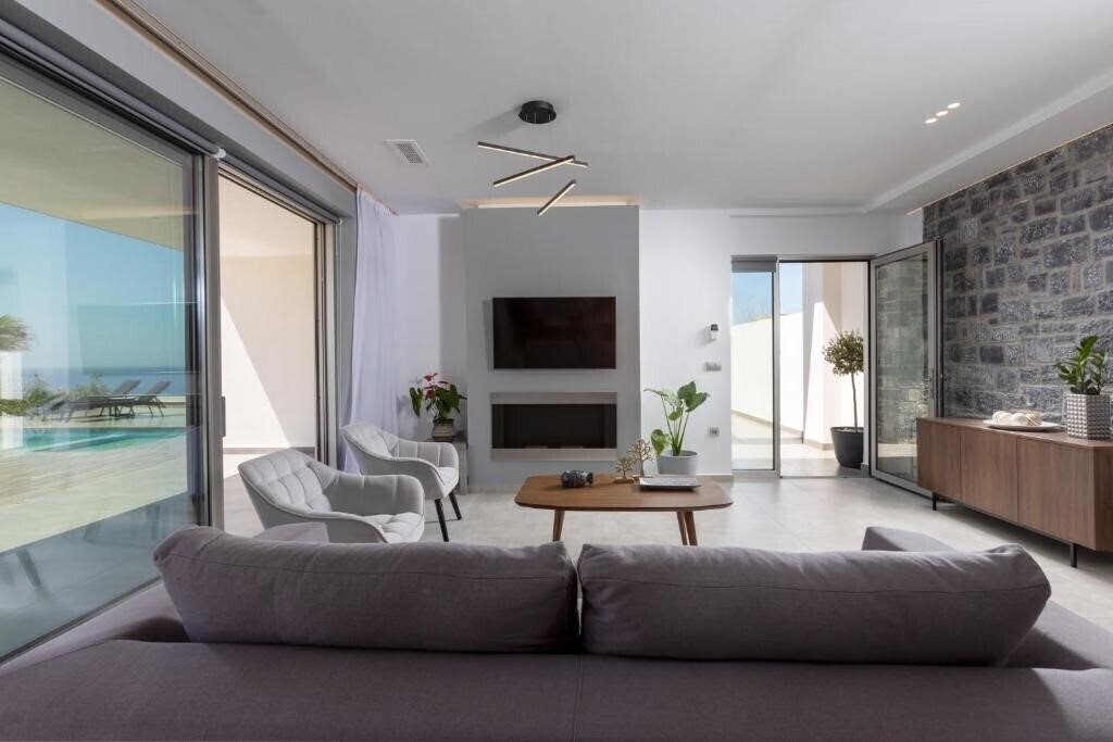 Изображение Rock Bay Villas + 4*