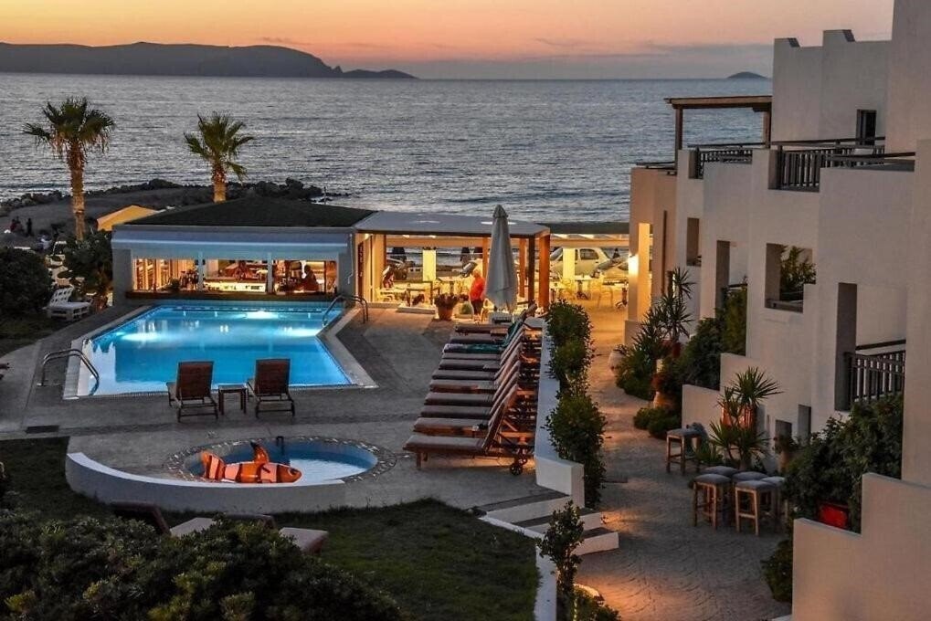 Отель Yria Beach Hotel 4*