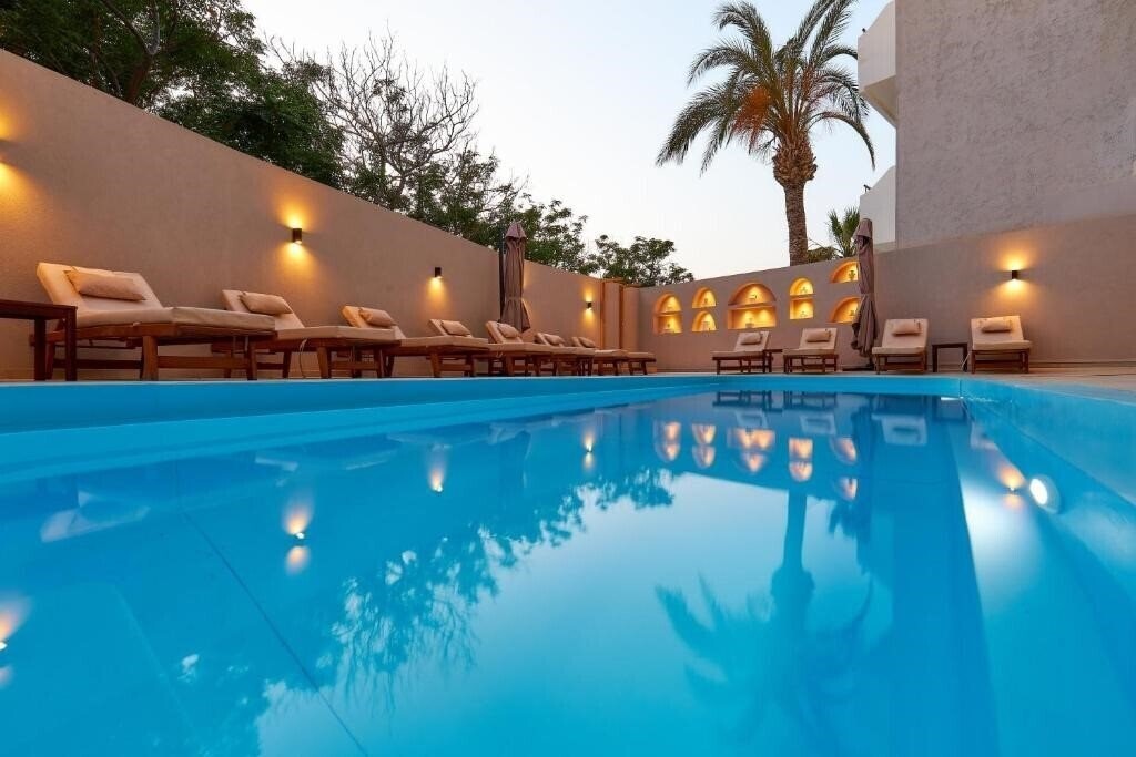 Готель Lotus Rise Hotel (Adults Only 18) 4*