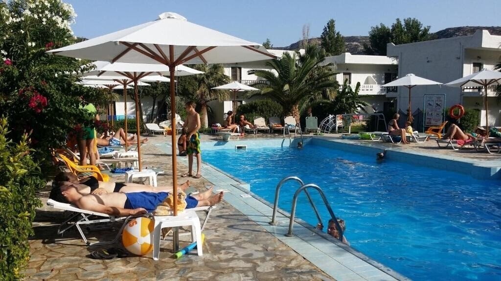 Фотографія Valley Village Hotel 3*