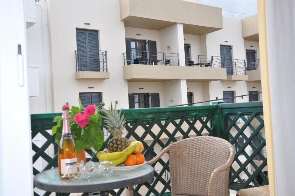 Картинка Helen Suites 3*