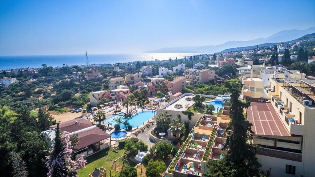 Фотографія Asterias Village Apartments 4*