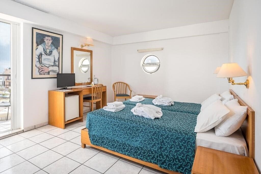 Фото Hersonissos 3*