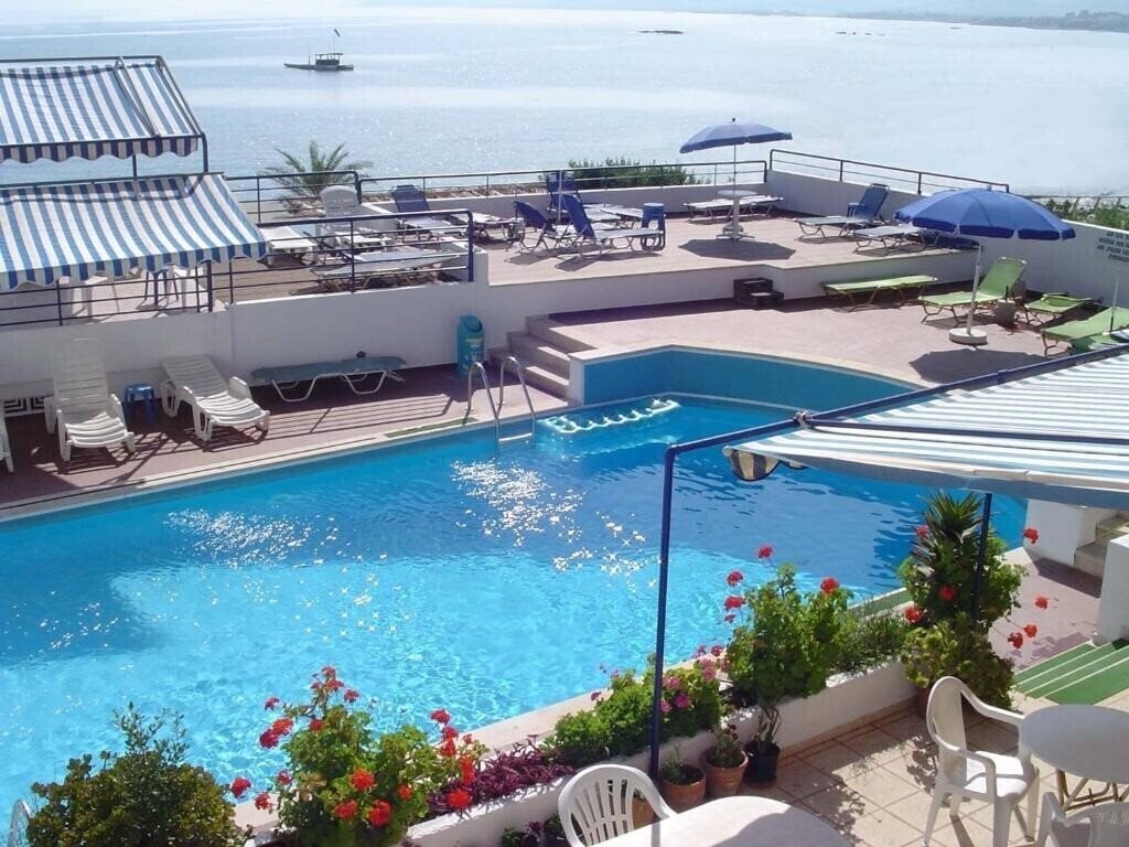 Фотографія Thisvi Apartments 2*