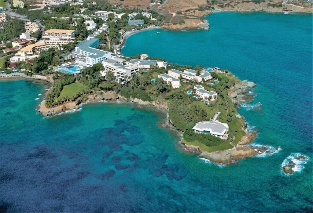 Готель Out Of The Blue Resort & SPA 5*