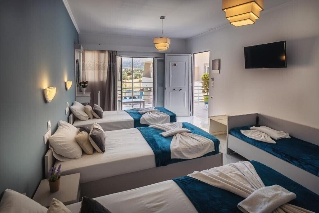 Фото Hotel Cloud 9 (Adults Only 15+) 3*