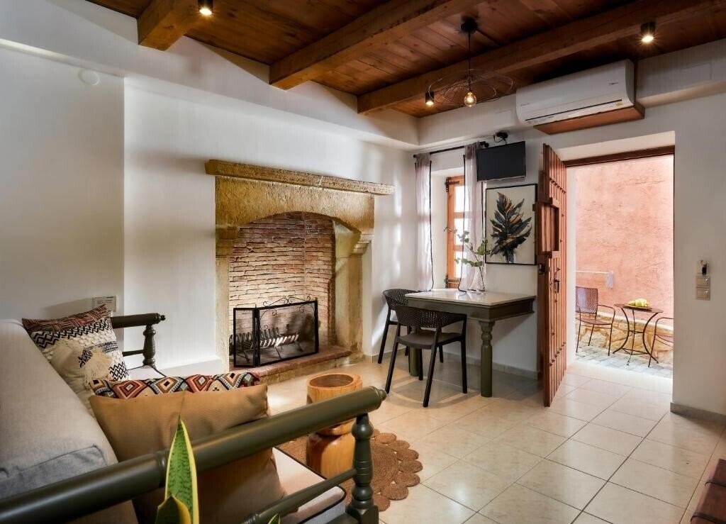 Картинка Petronikolis Traditional House 4*