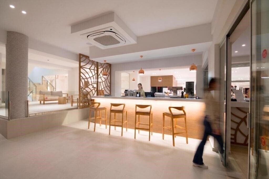 Картинка Horizon Beach Hotel 4*