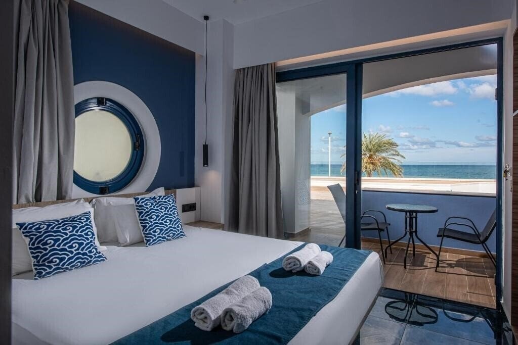 Отель Eleni Beach Hotel 3*