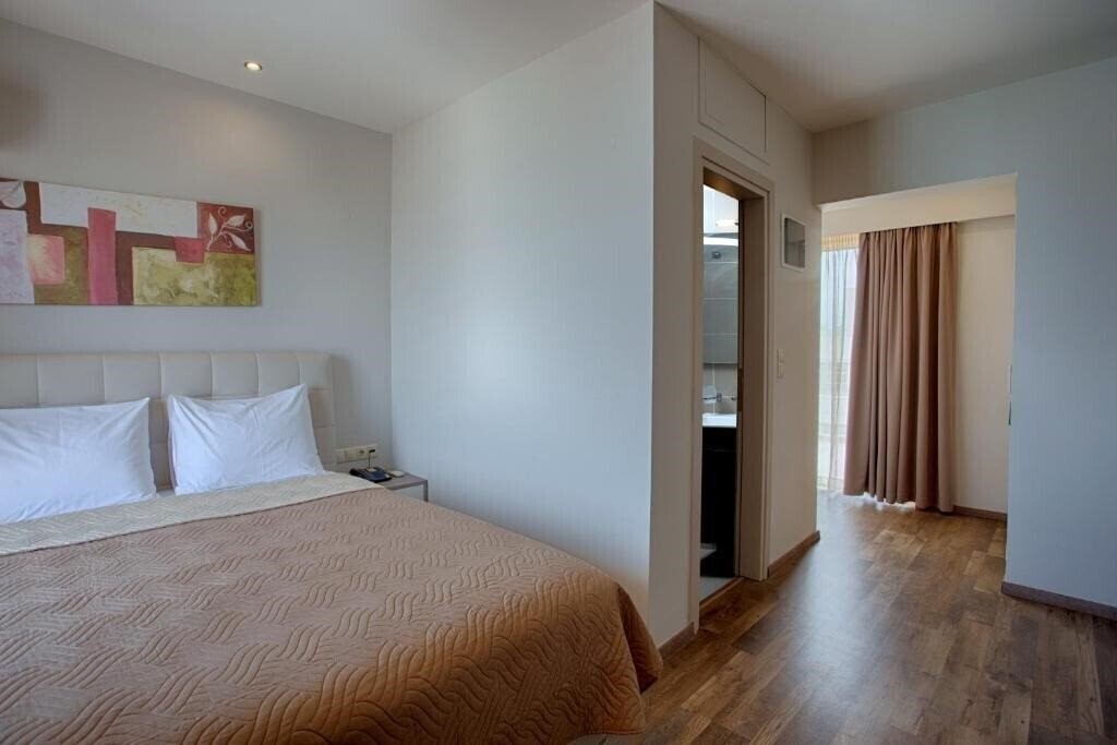 Картинка Irini Hotel (Heraklion) 2*