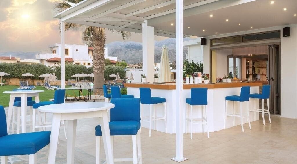 Фотография Neon Beach Hotel 2*
