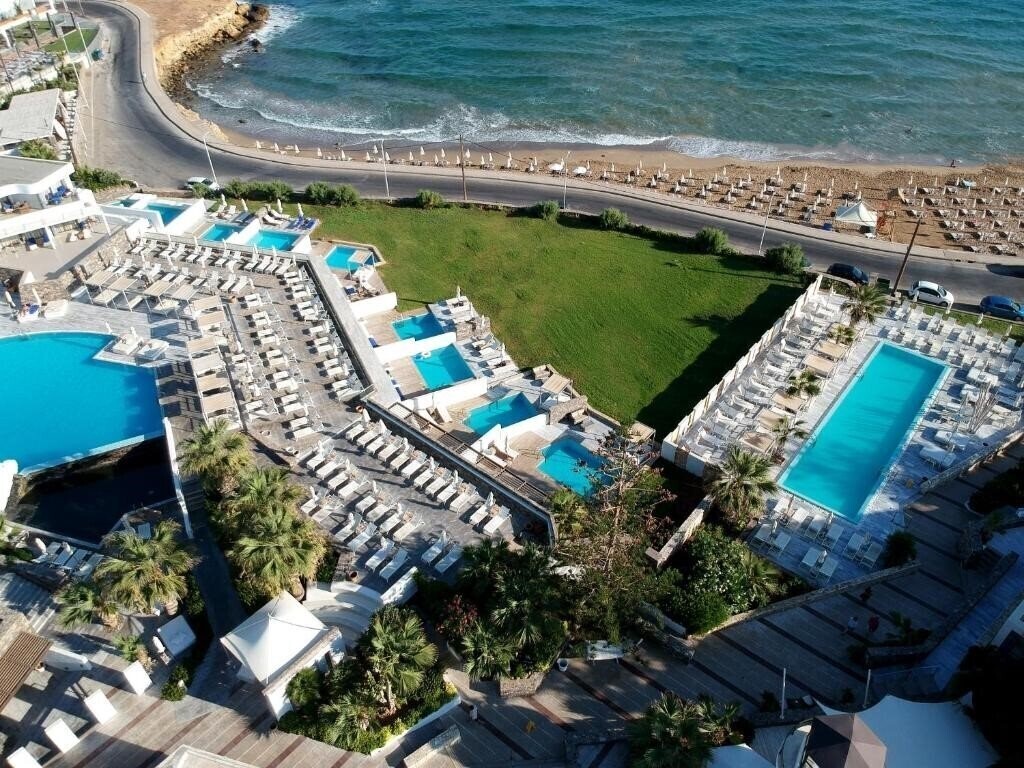 Отель The Island 5*