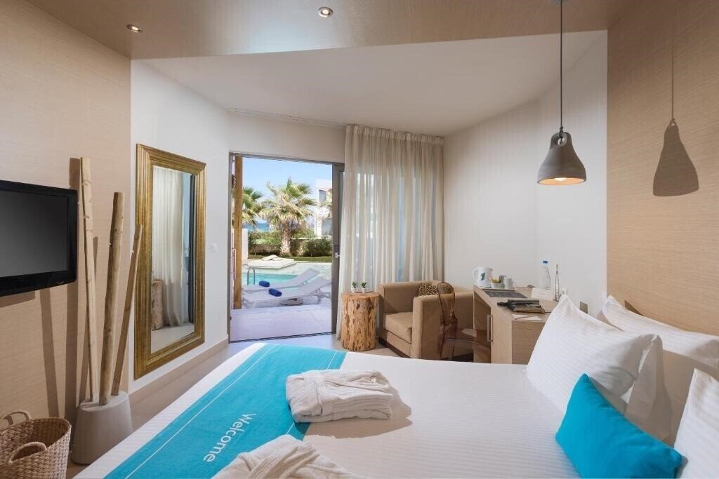 Фото The Island 5*