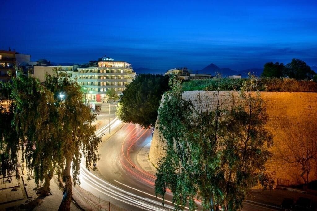 Готель Castello City Hotel 3*