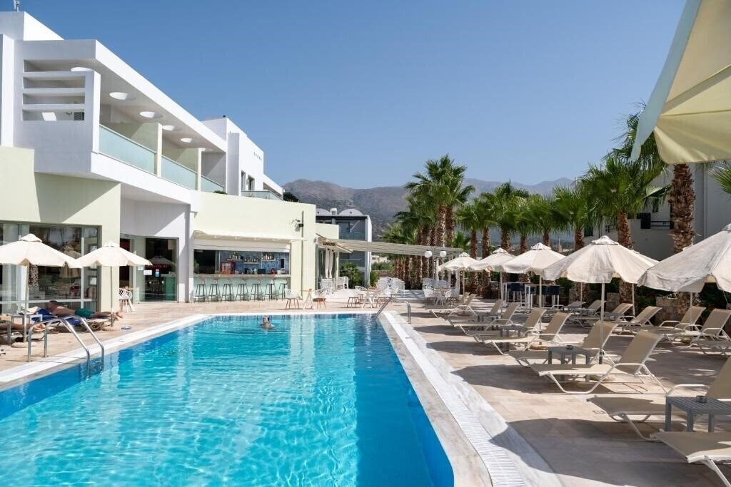 Отель Angela Suites Boutique 5*