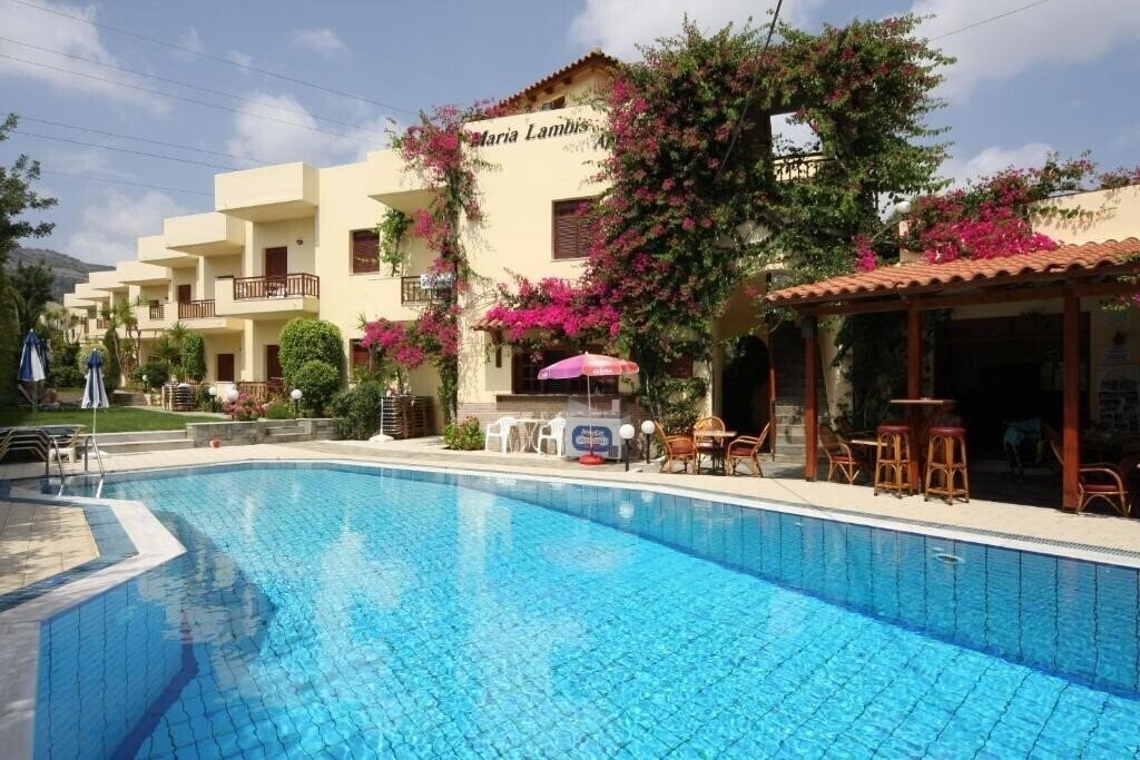Готель Maria Lambis Apartments апартаменты