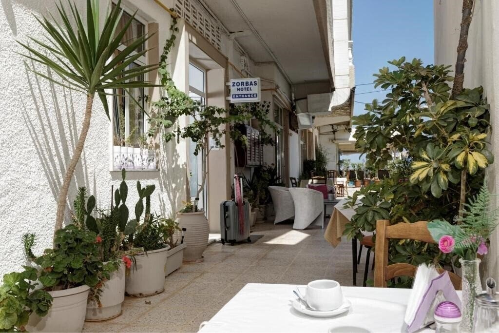 Картинка Zorbas Hotel 2*