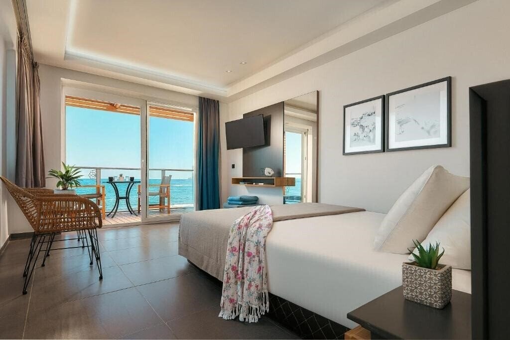 Фотографія Enorme Infinity Beach 4*