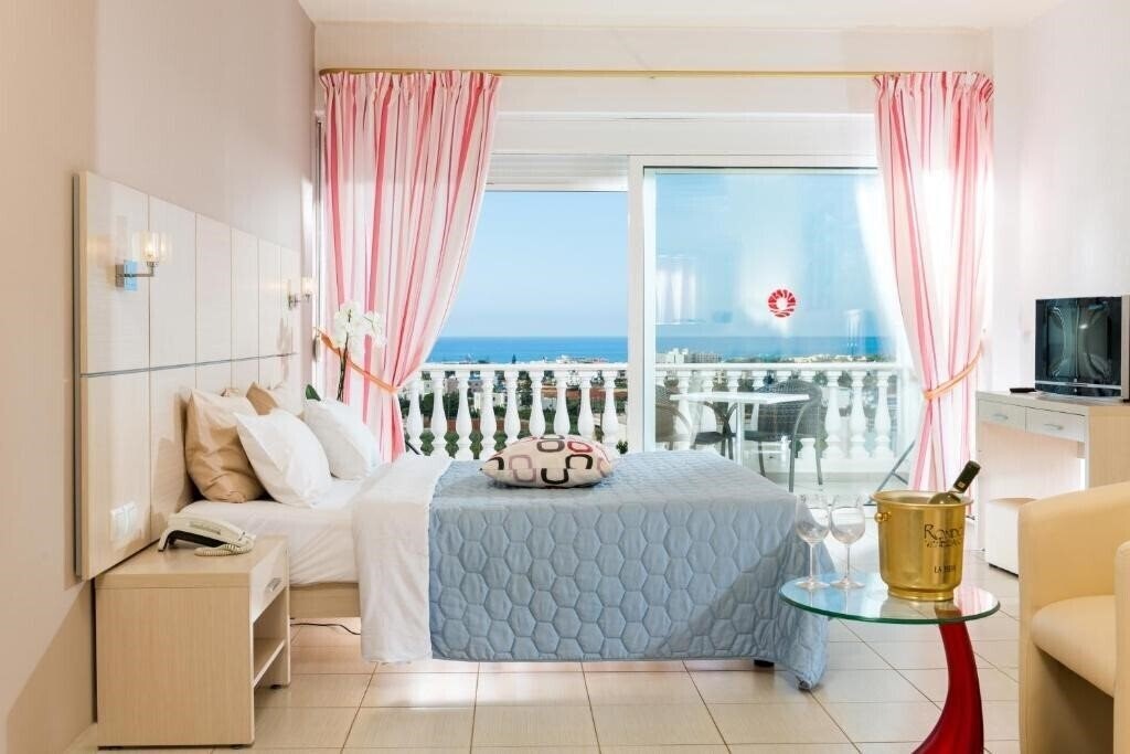 Фотографія Matheo Villas & Suites 4*