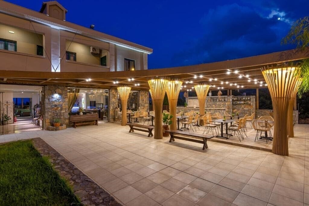 Отель Dias Luxury Studios & Apartments 4*
