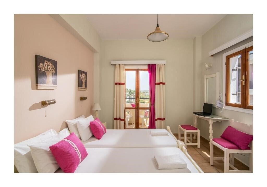 Готель Semiramis Malia Hotel 3*