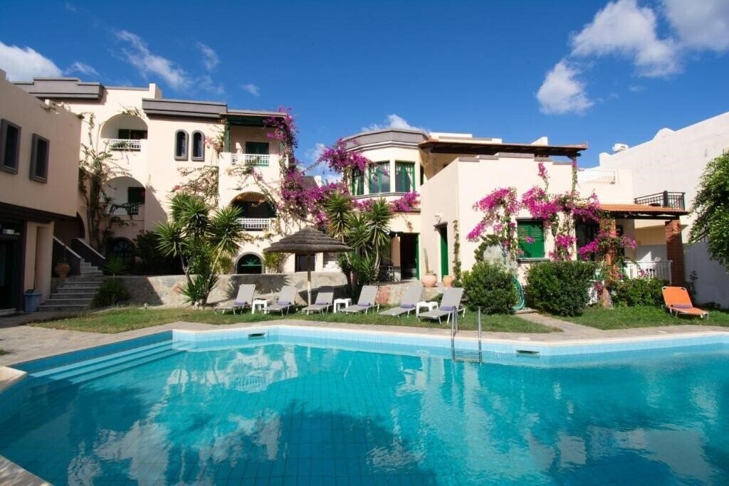 Отель Aquarious Apartments 3*