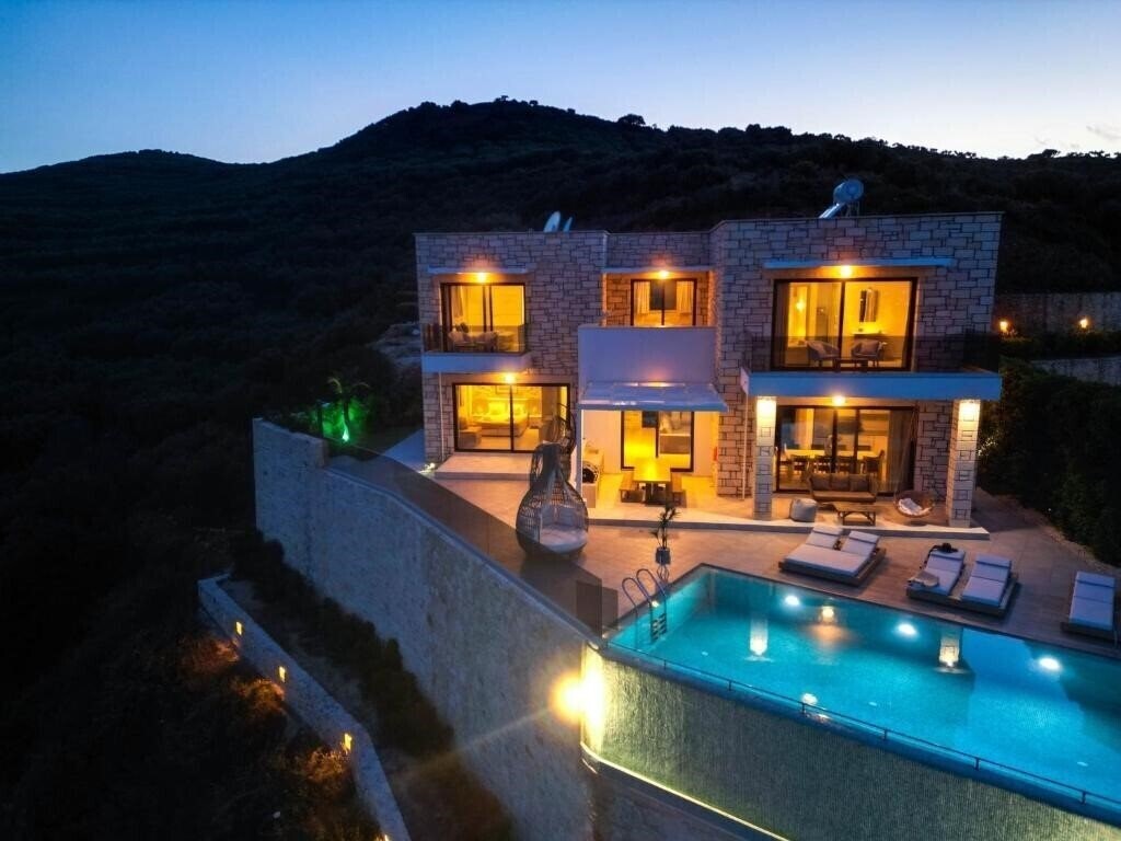 Фотографія Paliokastro Villas вилла