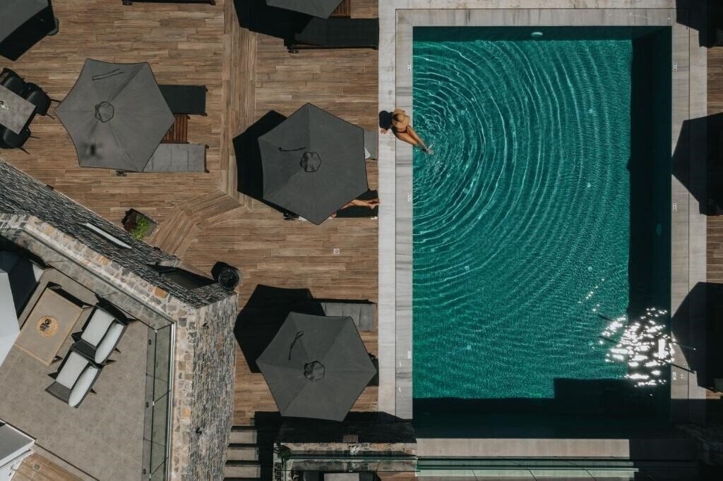 Готель Seascape Luxury Residences 4*
