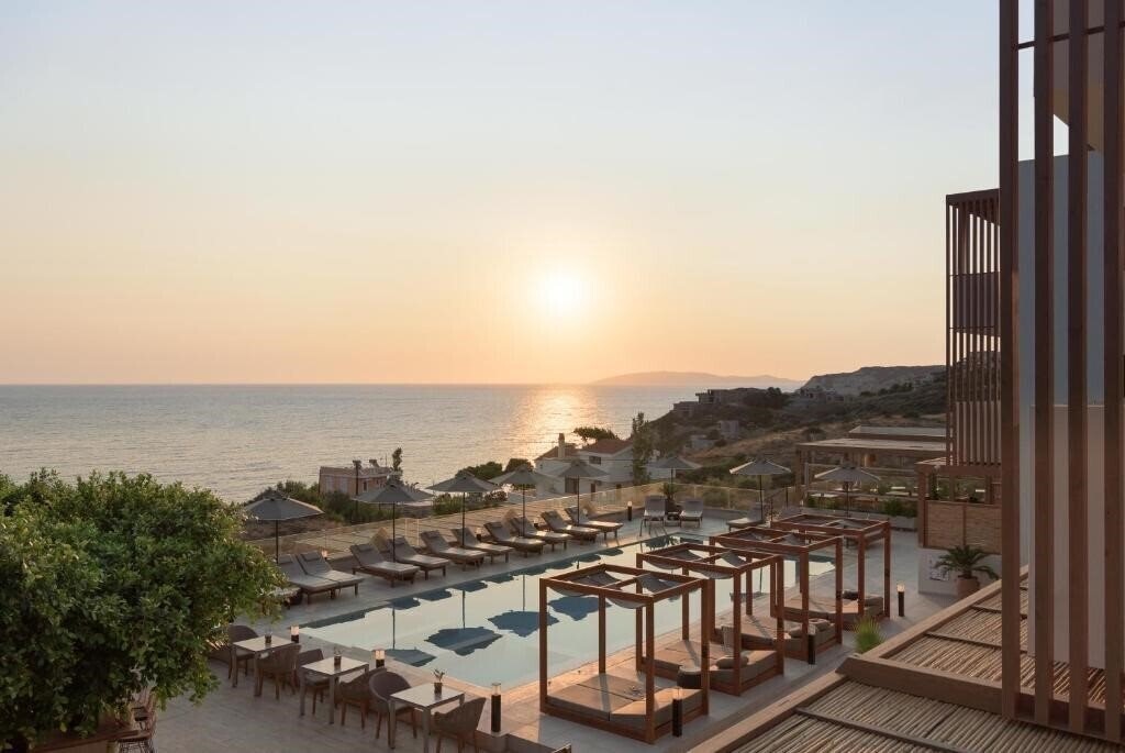 Готель Irida Hotel & Apartments 4*