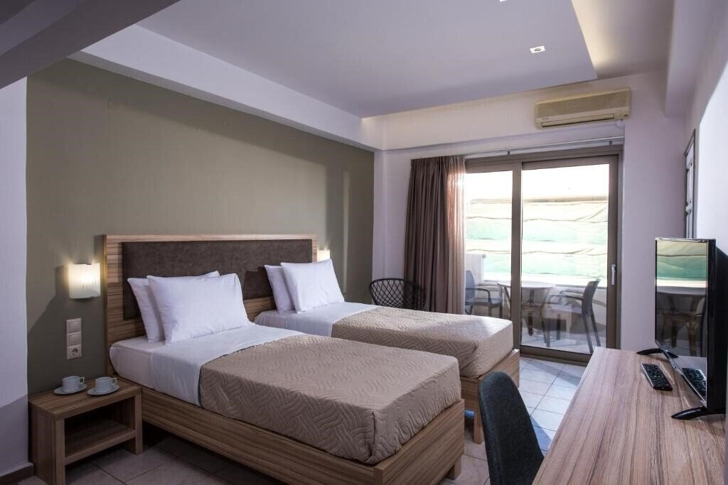Фото Thania Seaside Luxury Smotel 3*