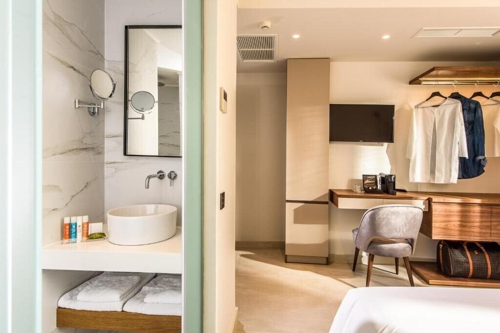 Фотография Dom Boutique Hotel Heraklion 4*