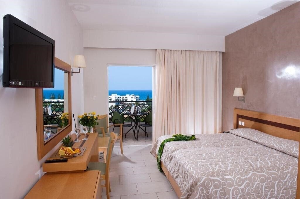 Фото Grand Hotel Hersonissos 4*