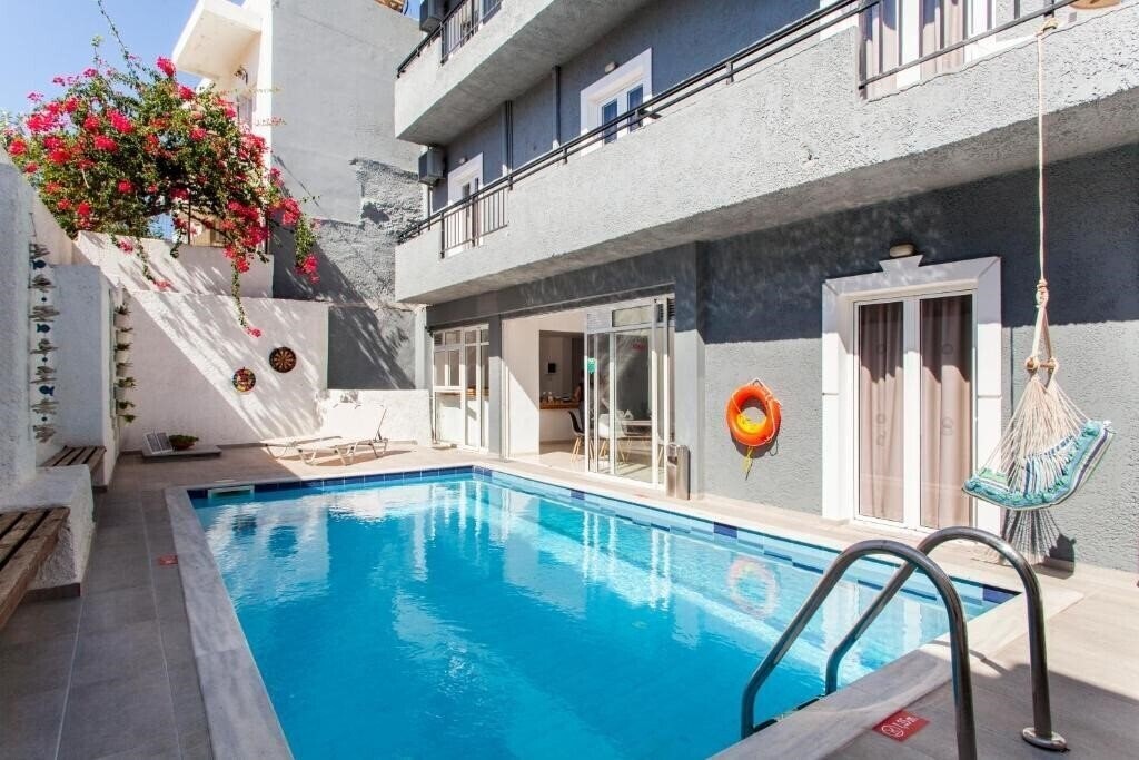 Готель Elychryson Ambience Vacation 4*