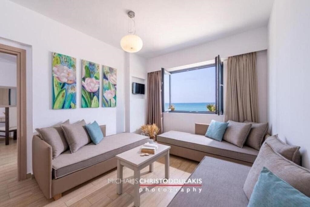 Фото Golden Bay Boutique Hotel & Bungalows 4*