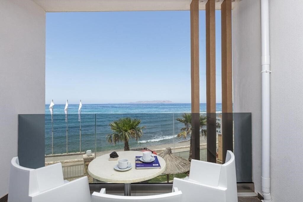 Картинка Golden Bay Boutique Hotel & Bungalows 4*