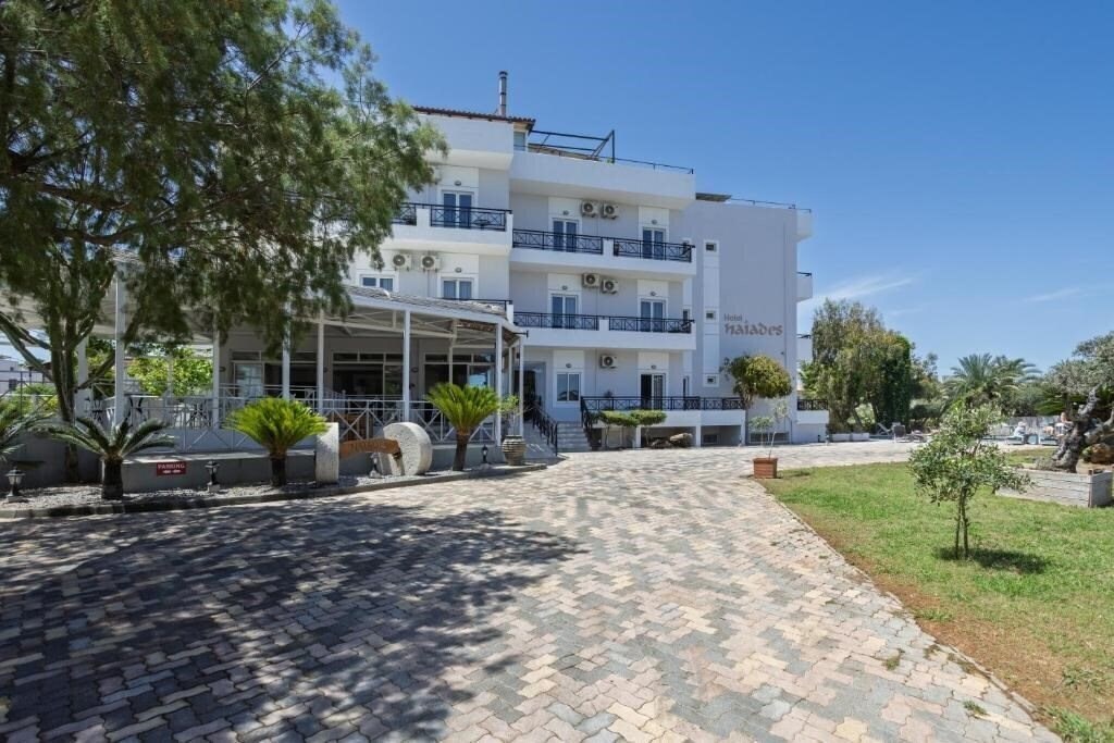 Готель Naiades Hotel 3*