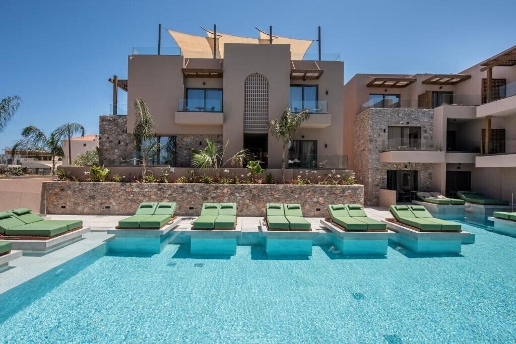 Фотографія Paralos Venus Suites - Adults Only 5*