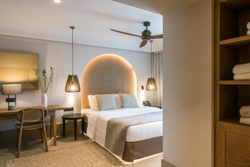 Картинка Paralos Venus Suites - Adults Only 5*